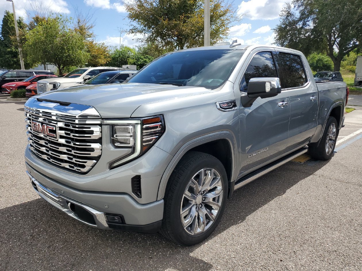 Used 2025 GMC Sierra 1500 Denali AWD/4WD image 2