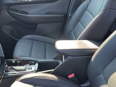 Used 2025 Chevrolet TrailBlazer RS w/ Convenience Package image 24