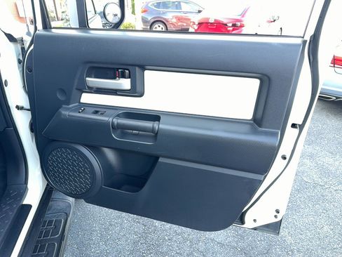 Used 2013 Toyota FJ Cruiser 4WD w/ Upgrade Pkg image 20