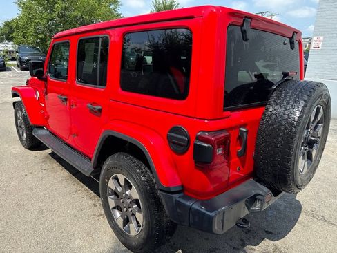 Used 2018 Jeep Wrangler Unlimited Sahara w/ Dual Top Group AWD/4WD image 3
