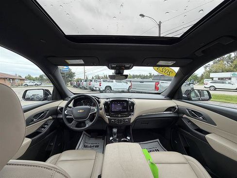 Used 2023 Chevrolet Traverse LT w/ LT Premium Package AWD/4WD image 20