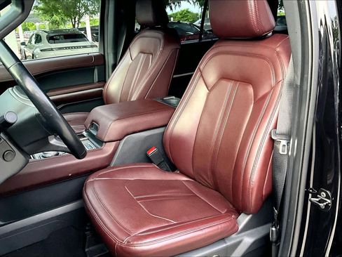 Used 2024 Ford Expedition Max Limited AWD/4WD image 8