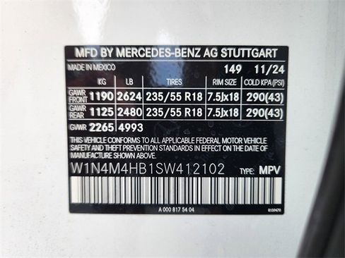 Certified 2025 Mercedes-Benz GLB 250 4MATIC image 24