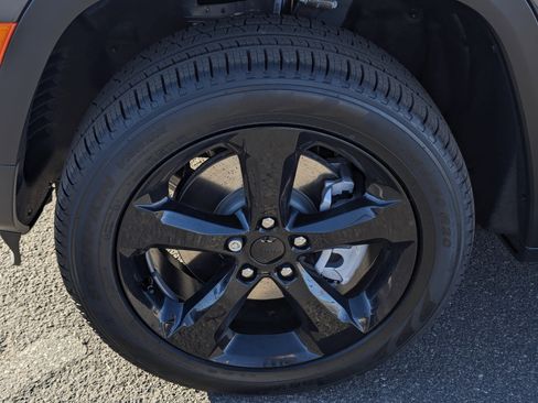 New 2025 Jeep Grand Cherokee L Limited image 7