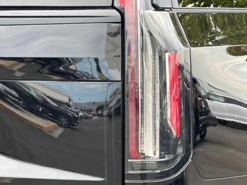 Used 2021 Cadillac Escalade ESV Sport w/ Driver Assist Tech Package AWD/4WD image 47