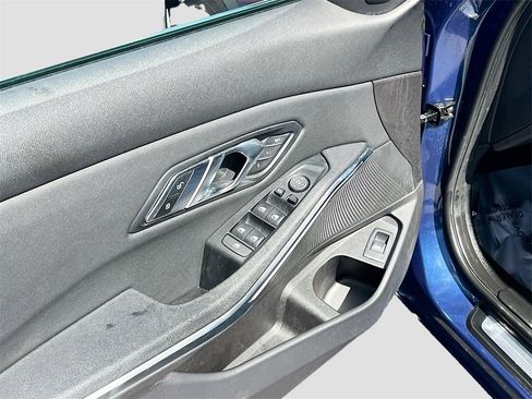 Used 2021 BMW 330i Sedan w/ Convenience Package image 17