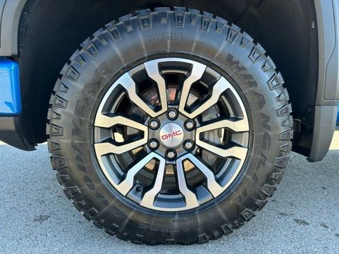 Used 2022 GMC Sierra 1500 AT4 w/ Technology Package image 13