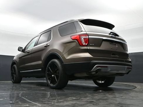 Used 2016 Ford Explorer XLT w/ Equipment Group 202A AWD/4WD image 44