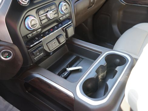 Used 2021 GMC Sierra 1500 SLT AWD/4WD image 17