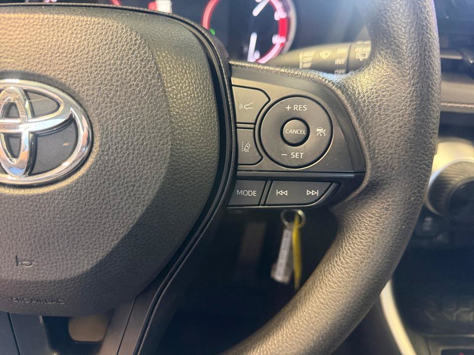 Certified 2025 Toyota RAV4 LE AWD/4WD image 23