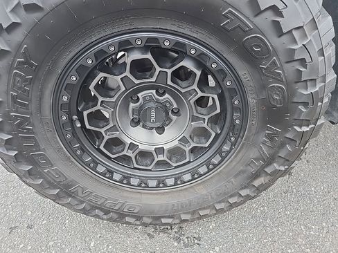 Used 2013 Jeep Wrangler Unlimited Rubicon w/ Connectivity Group image 35