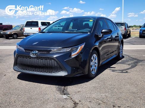 Used 2022 Toyota Corolla LE FWD image 1