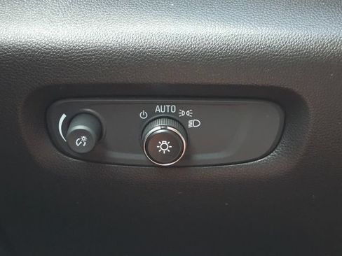 Used 2023 Chevrolet Traverse LT w/ Rear Camera Mirror Package AWD/4WD image 23