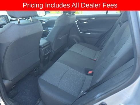 Used 2020 Toyota RAV4 XLE w/ Convenience Package FWD image 17