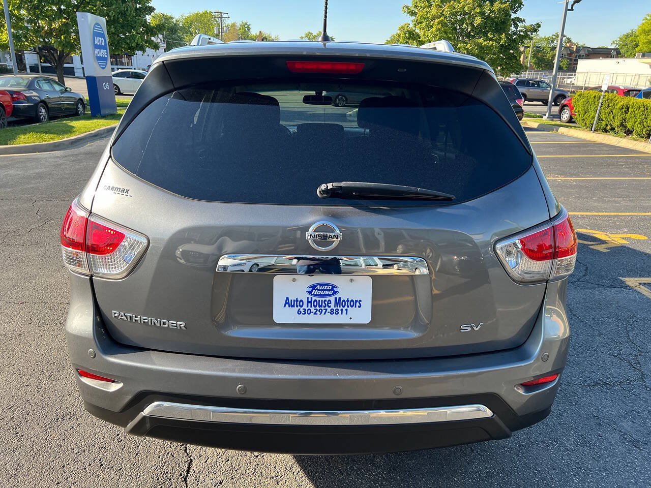 Used 2015 Nissan Pathfinder SV FWD image 14