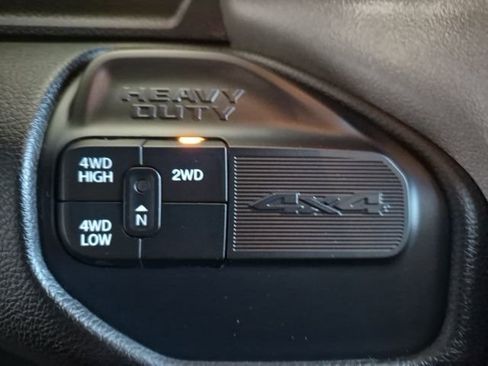 Used 2024 RAM 2500 Big Horn AWD/4WD image 28