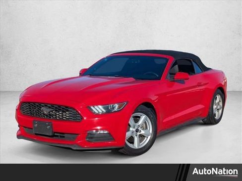 Used 2015 Ford Mustang Convertible image 1