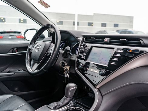 Used 2019 Toyota Camry SE image 11