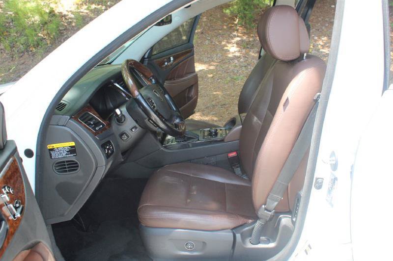 Used 2014 Hyundai Equus Signature RWD image 10