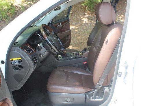Used 2014 Hyundai Equus Signature RWD image 10