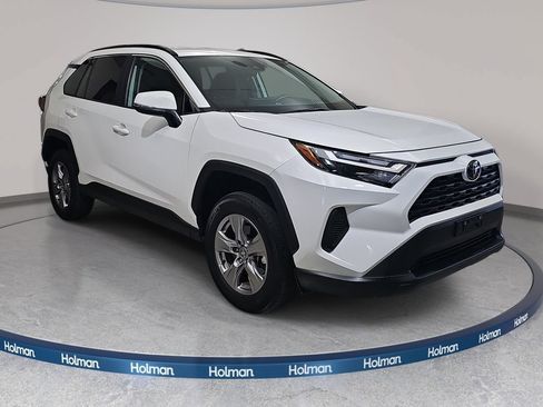 Used 2025 Toyota RAV4 XLE AWD/4WD image 4
