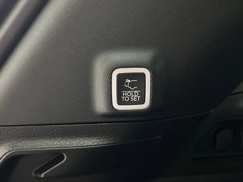 New 2025 Jeep Grand Cherokee Limited w/ Luxury Tech Group II image 12