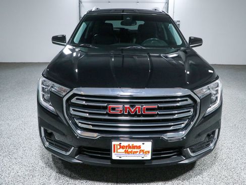 Used 2022 GMC Terrain SLT w/ LPO, Floor Liner Package AWD/4WD image 4