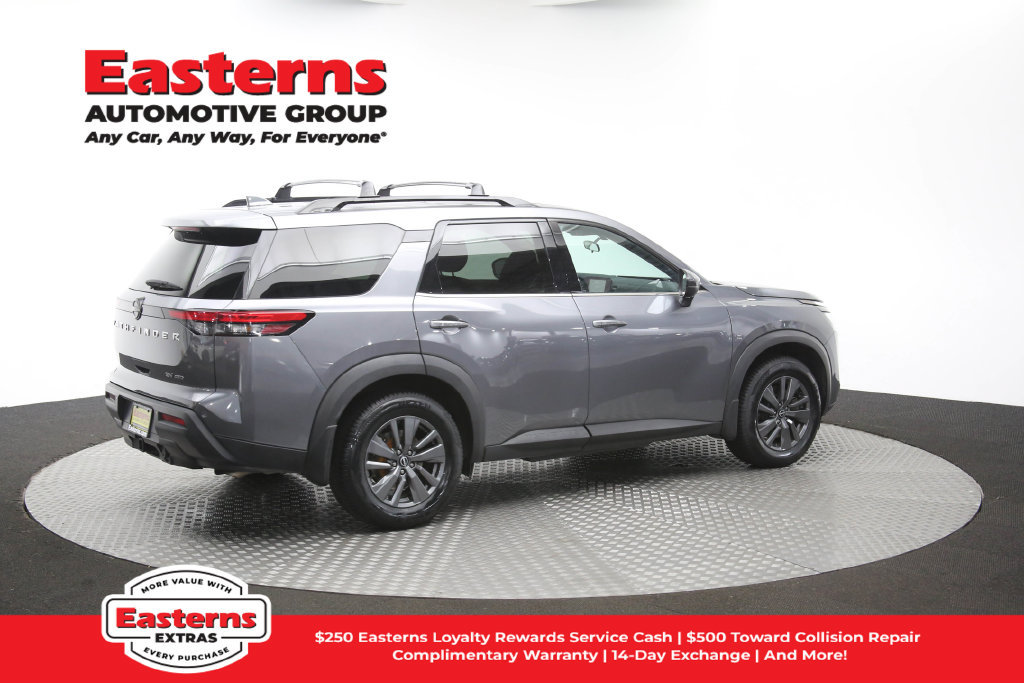 Used 2023 Nissan Pathfinder SV w/ SV Premium Package AWD/4WD image 47