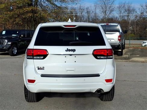 Used 2019 Jeep Grand Cherokee Altitude image 16