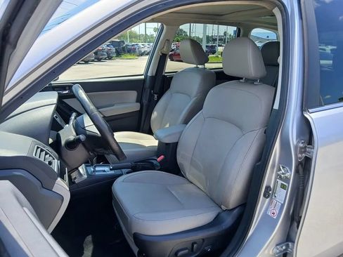 Used 2017 Subaru Forester 2.5i Limited AWD/4WD image 11