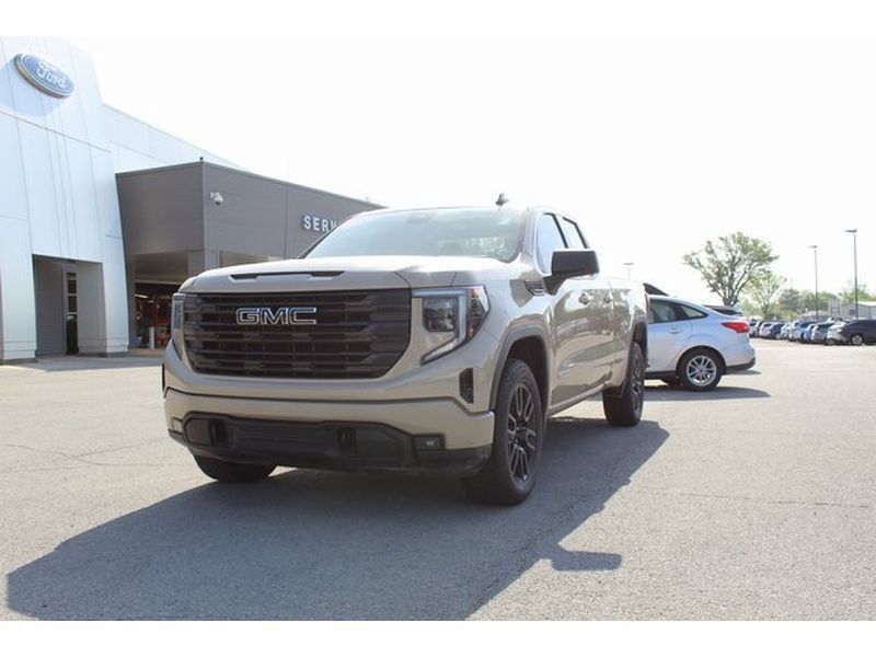 Used 2023 GMC Sierra 1500 Elevation AWD/4WD image 1