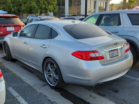 Used 2011 INFINITI M37 w/ Sport Pkg RWD image 3