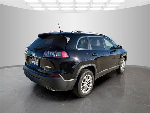 Used 2019 Jeep Cherokee Latitude w/ Popular Appearance Group image 4