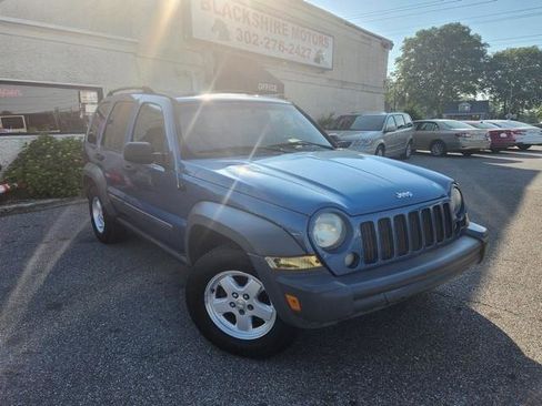 Used 2005 Jeep Liberty Sport AWD/4WD image 3