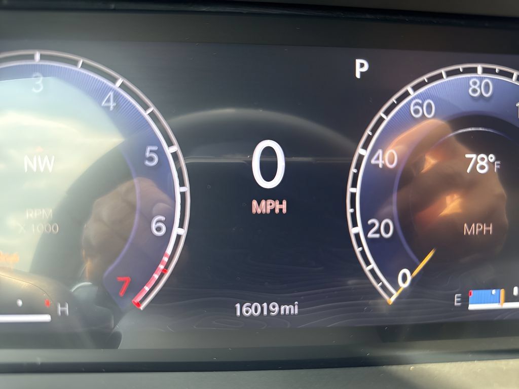 Used 2024 Jeep Grand Cherokee Altitude AWD/4WD image 23