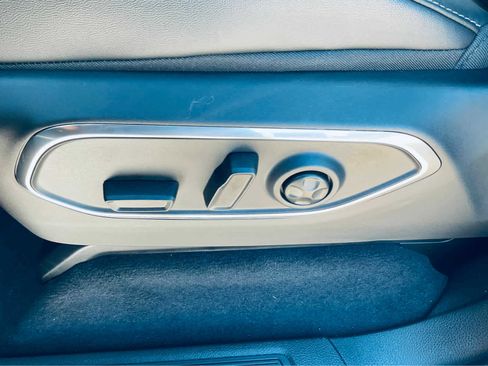 Used 2024 Jeep Wagoneer 4WD image 39