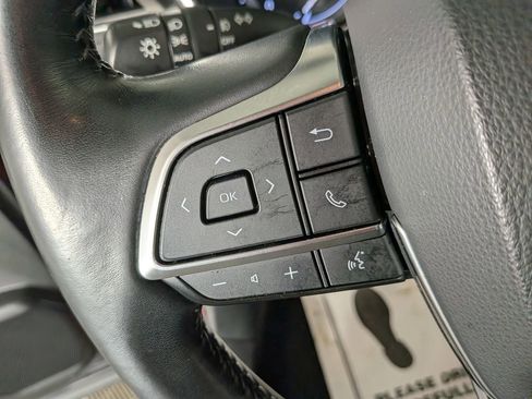 Used 2021 Toyota Highlander XLE image 21