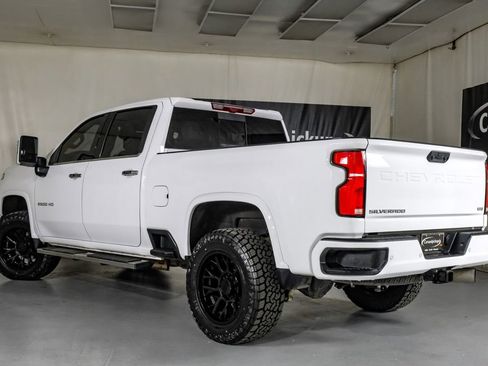 Used 2025 Chevrolet Silverado 2500 LTZ w/ LTZ Premium Package AWD/4WD image 11