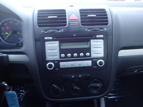 Used 2009 Volkswagen Rabbit S FWD image 15