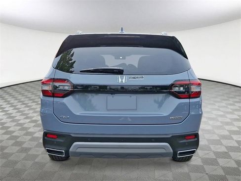 New 2025 Honda Pilot Touring image 5