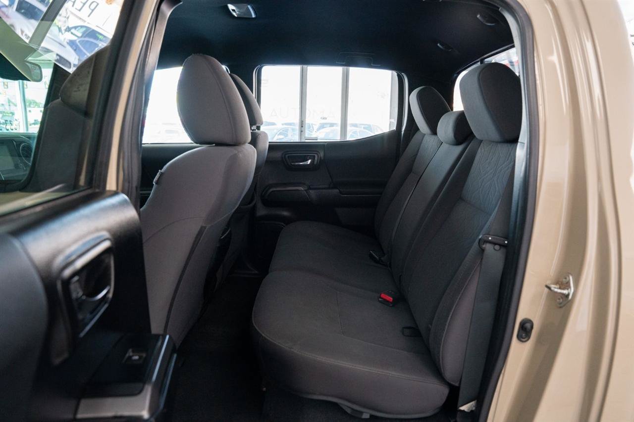 Used 2019 Toyota Tacoma TRD Off-Road AWD/4WD image 19