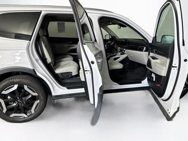 Certified 2023 Kia Telluride S w/ S Sunroof Package AWD/4WD image 35