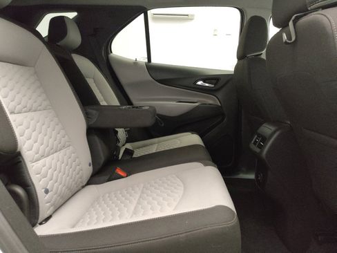 Used 2021 Chevrolet Equinox LS w/ LS Convenience Package FWD image 19