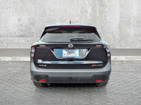 New 2025 Nissan Kicks SR image 8