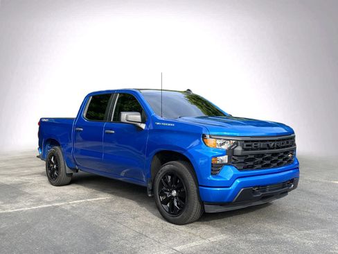 Used 2022 Chevrolet Silverado 1500 Custom image 2