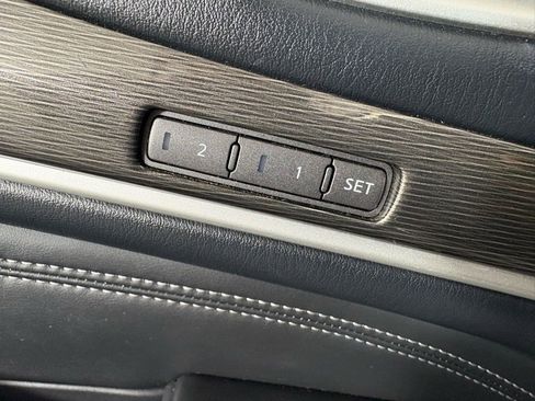 Used 2019 INFINITI QX60 Luxe w/ Essential Package image 13