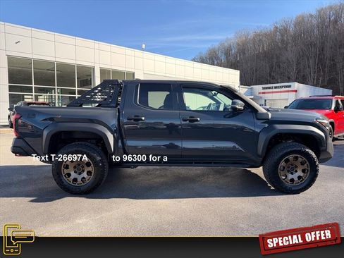 Used 2024 Toyota Tacoma Trailhunter image 3