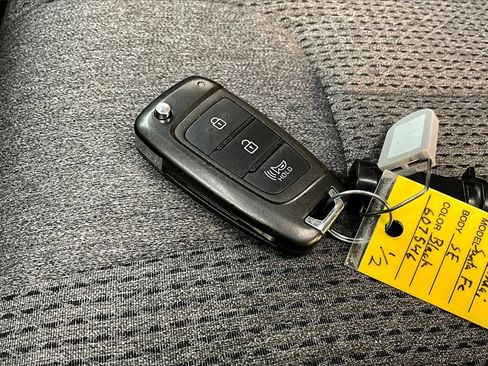 Used 2023 Hyundai Santa Fe SE image 11