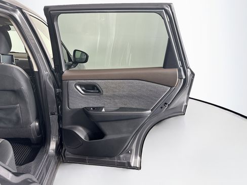 Used 2021 Nissan Rogue S FWD image 29