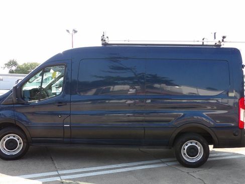 Used 2020 Ford Transit 250 Medium Roof RWD image 4